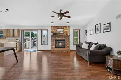 12120 Jeannette Mary Drive, Maryland Heights, MO 63043 - Photo 3