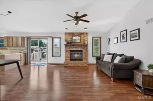 12120 Jeannette Mary Dr, Maryland Heights, MO 63043 - Photo 3