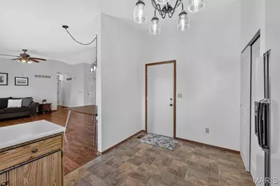 12120 Jeannette Mary Drive, Maryland Heights, MO 63043 - Photo 13