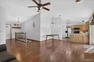 12120 Jeannette Mary Dr, Maryland Heights, MO 63043 - Photo 5