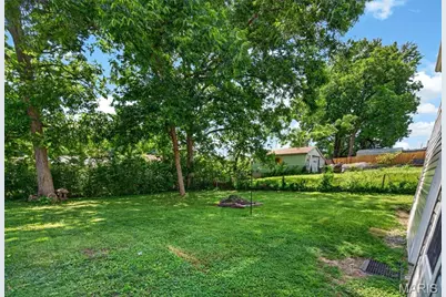 128 Laredo Avenue, Mehlville, MO 63125 - Photo 5