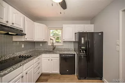 12030 Bennington Place, Maryland Heights, MO 63043 - Photo 13