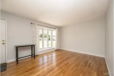 12030 Bennington Place, Maryland Heights, MO 63043 - Photo 7