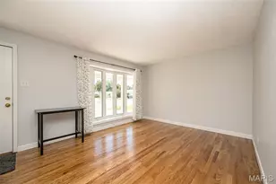 12030 Bennington Pl, Maryland Heights, MO 63043 - Photo 7