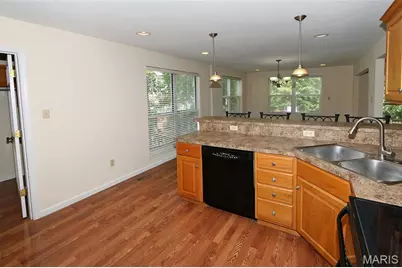 949 Oakmoor Drive, Fenton, MO 63026 - Photo 9