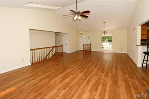 949 Oakmoor Dr, Fenton, MO 63026 - Photo 5