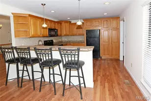 949 Oakmoor Dr, Fenton, MO 63026 - Photo 7