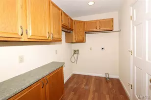 949 Oakmoor Dr, Fenton, MO 63026 - Photo 13
