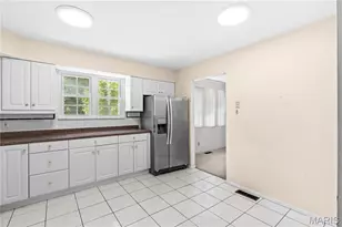4831 Kerth Dr, Mehlville, MO 63128 - Photo 9