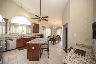 3016 Kingsridge Manor Dr, Saint Louis, MO 63129 - Photo 7