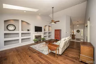 3016 Kingsridge Manor Dr, Saint Louis, MO 63129 - Photo 3