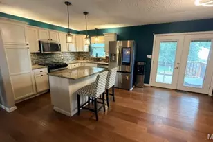 2726 Bremerton Rd, Brentwood, MO 63144 - Photo 9