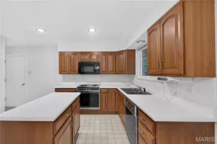 12470 Villa Hill Ln, Creve Coeur, MO 63141 - Photo 19