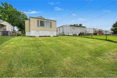 10725 Saint Lawrence Lane, Saint Ann, MO 63074 - Photo 19