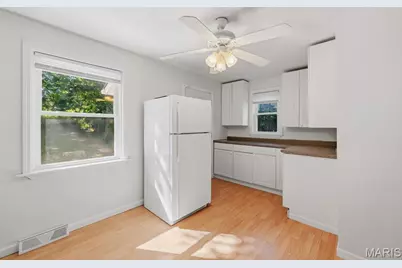 4672 Dewey Avenue, Saint Louis, MO 63116 - Photo 9