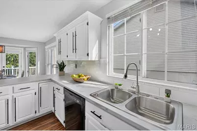 13023 Walnutway Manor, Saint Louis, MO 63146 - Photo 7
