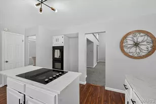 13023 Walnutway Manor, Saint Louis, MO 63146 - Photo 9