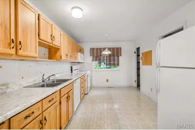 1840 Teakwood Manor Drive, Saint Louis, MO 63031 - Photo 7