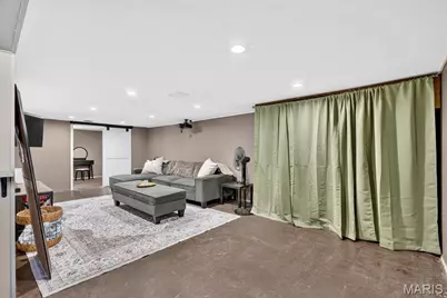 8933 Saint Louis Avenue, Saint Louis, MO 63114 - Photo 25