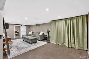 8933 St Louis Ave, Saint Louis, MO 63114 - Photo 25