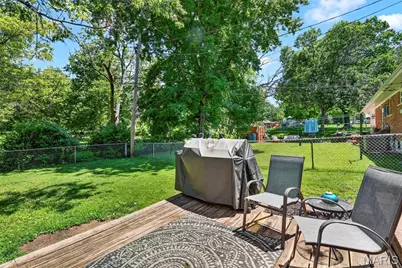 8933 Saint Louis Avenue, Saint Louis, MO 63114 - Photo 39