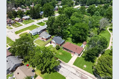 8933 Saint Louis Avenue, Saint Louis, MO 63114 - Photo 43