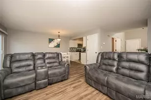 11932 Autumn Lakes Dr, Maryland Heights, MO 63043 - Photo 13
