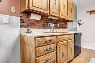 1200 Hudson Hills Dr, Ferguson, MO 63135 - Photo 9