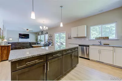588 Lakewood Drive, Moscow Mills, MO 63362 - Photo 7
