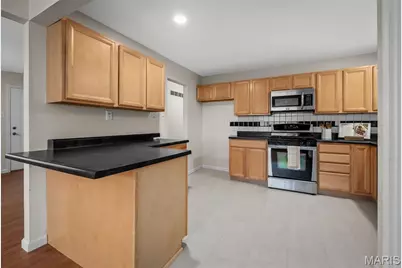 950 Kostka Lane, Florissant, MO 63031 - Photo 9