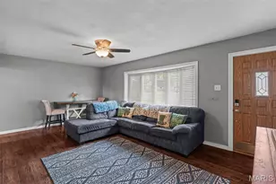 10954 Vargas Dr, Saint Louis, MO 63123 - Photo 7