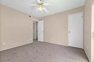 10473 Corbeil Dr, Creve Coeur, MO 63146 - Photo 13