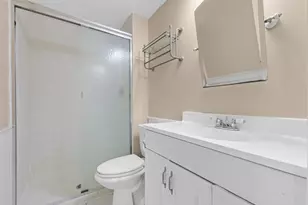 10473 Corbeil Dr, Creve Coeur, MO 63146 - Photo 11