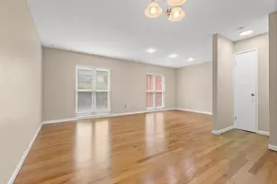 10473 Corbeil Dr, Creve Coeur, MO 63146 - Photo 7