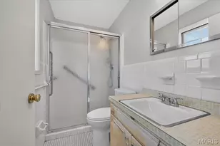 621 Windrush Dr, Kirkwood, MO 63122 - Photo 27