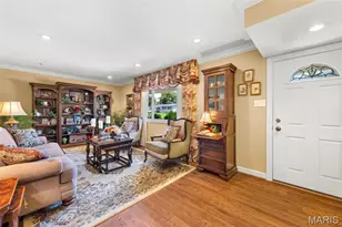 10919 Acton Dr, Saint Louis, MO 63123 - Photo 5