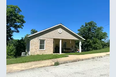 627 Pine Street, Hannibal, MO 63401 - Photo 1