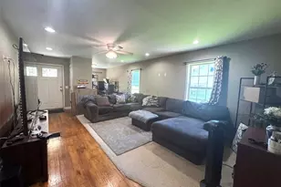 627 Pine St, Hannibal, MO 63401 - Photo 3
