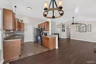 819 Glenhaven Dr, O'Fallon, MO 63366 - Photo 9