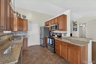 819 Glenhaven Dr, O'Fallon, MO 63366 - Photo 11