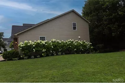 220 Woodcliffe Place Drive, Chesterfield, MO 63005 - Photo 3
