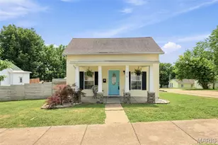 319 W Miller St, De Soto, MO 63020 - Photo 1