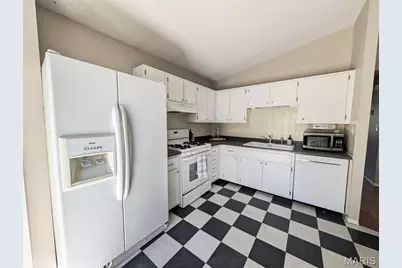 1957 Tealwood Cove Drive, Florissant, MO 63031 - Photo 9