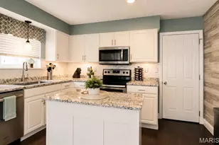 5718 Briarwood Estates Dr, Saint Louis, MO 63129 - Photo 11