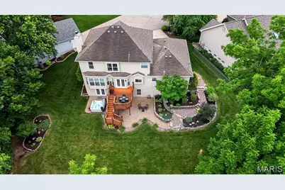 320 Huntleigh Manor Drive, Saint Charles, MO 63303 - Photo 3