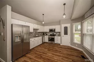 512 Brookneal Dr, Saint Charles, MO 63304 - Photo 11