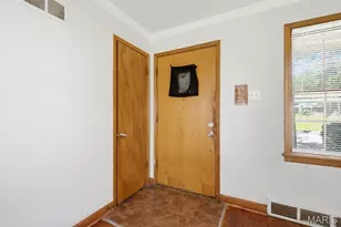 1207 Admiral Dr, Saint Louis, MO 63137 - Photo 3