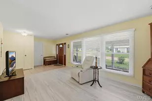 5044 Tealby Ln, Saint Louis, MO 63128 - Photo 7