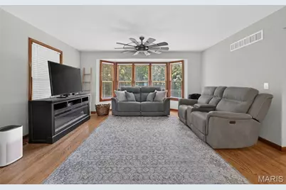 10 Woodleaf Court, Saint Paul, MO 63366 - Photo 3