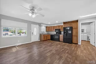 916 N Main St, O'Fallon, MO 63366 - Photo 7